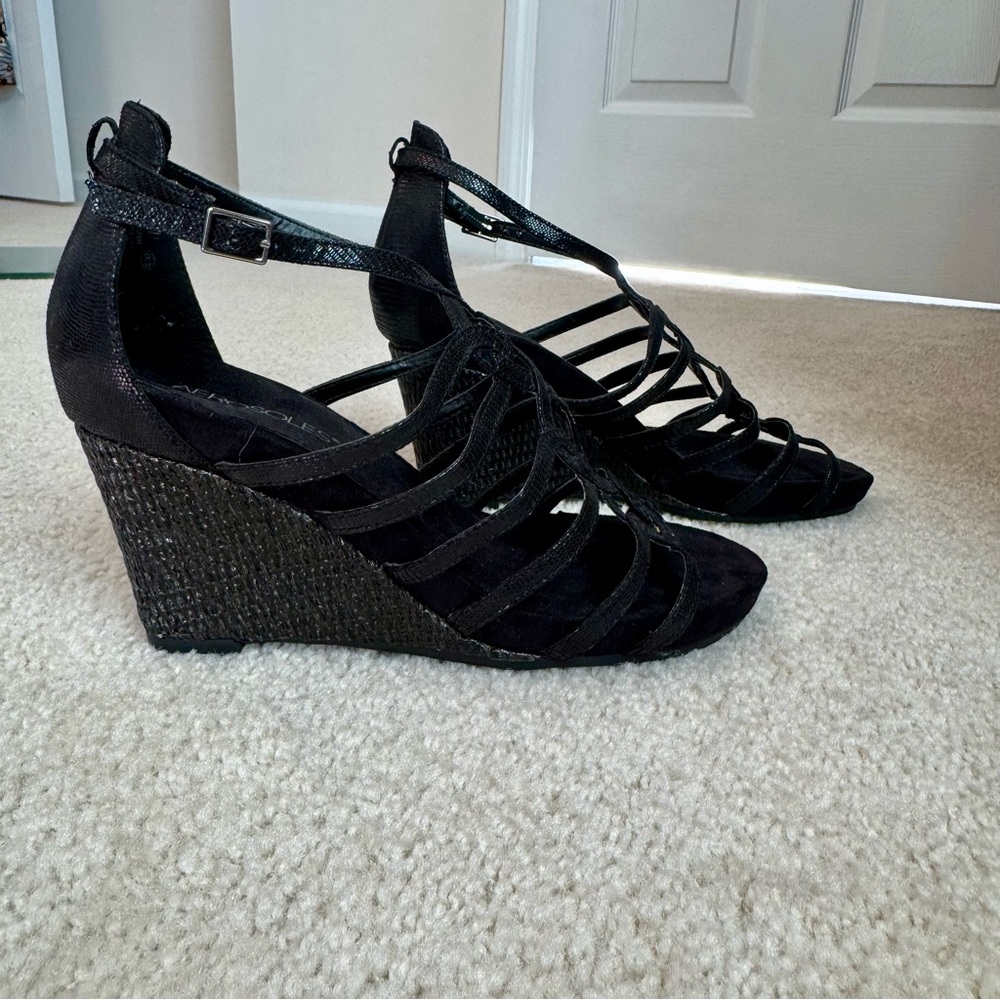 $115 Aerosoles “Great Plush” Strappy Metallic Wedge Platform Heel Sandle Black 9 - Picture 3 of 9